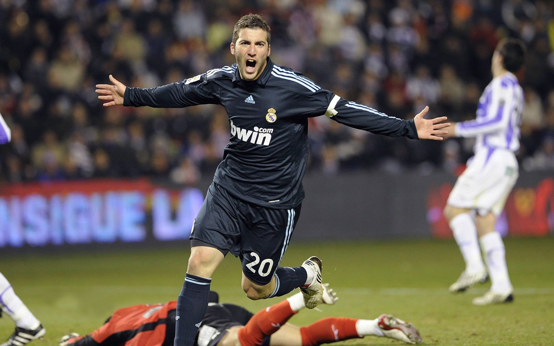 国际比赛日:战术试金石与新援验金的黄金时刻