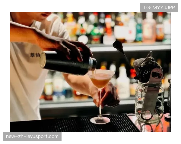 顶级调酒师的感官：他如何通过嗅觉与味觉精准把控风味平衡