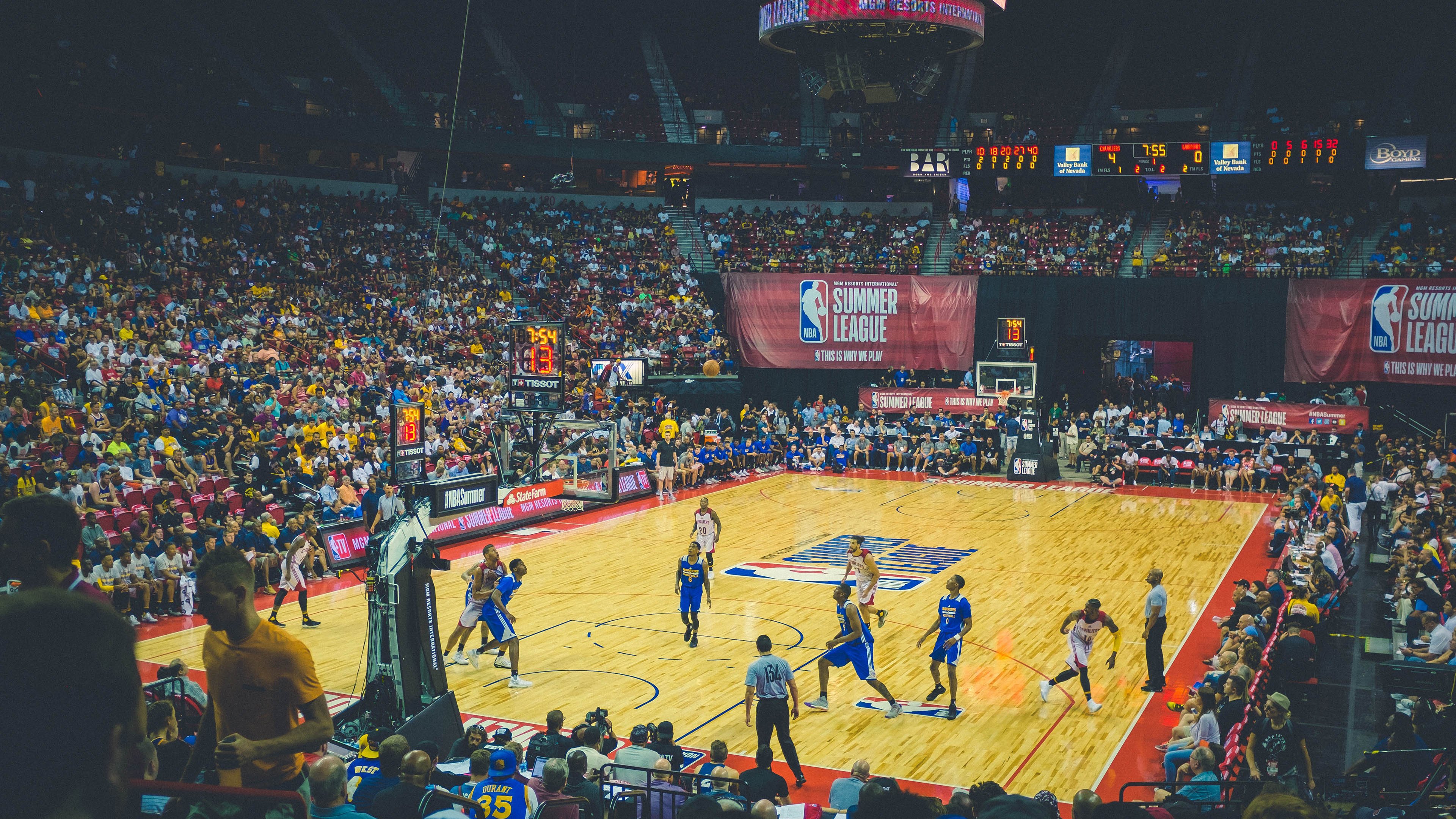 乐鱼体育官网下载-勇士击败太阳，库里和穆迪表现决定胜局，勇士库里经典比赛